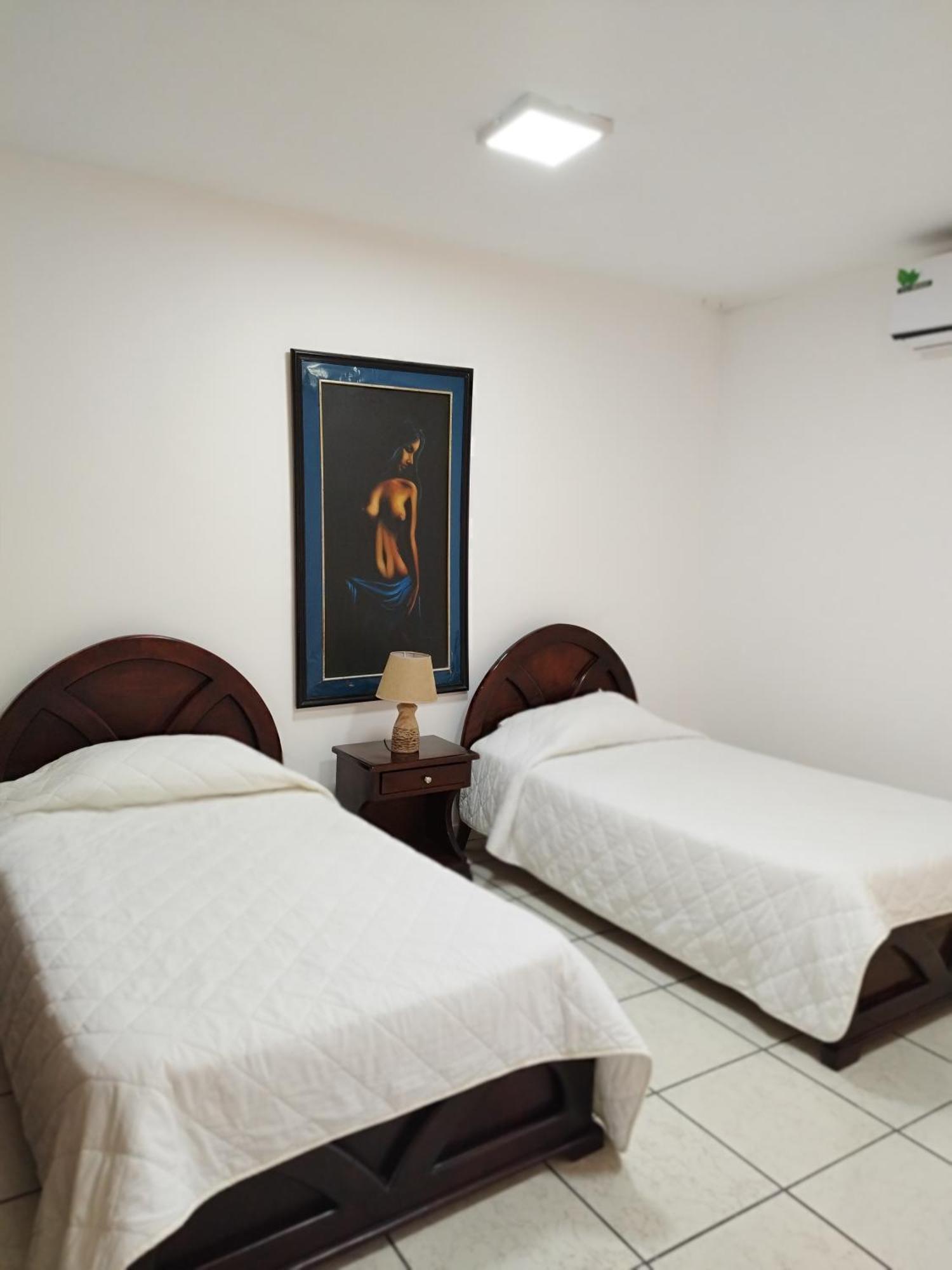 Hotel Puerta Del Sol Santo Domingo de los Colorados Buitenkant foto