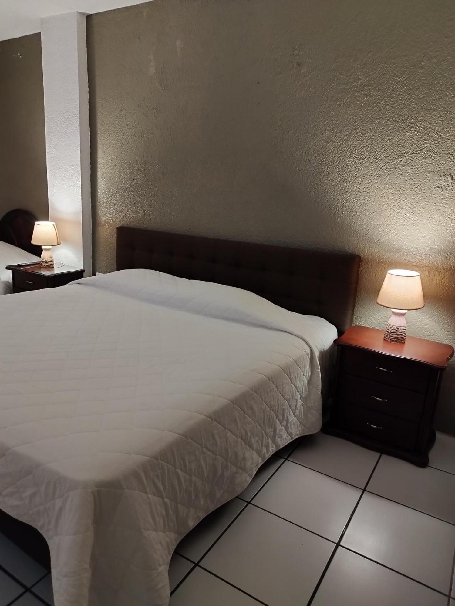 Hotel Puerta Del Sol Santo Domingo de los Colorados Buitenkant foto