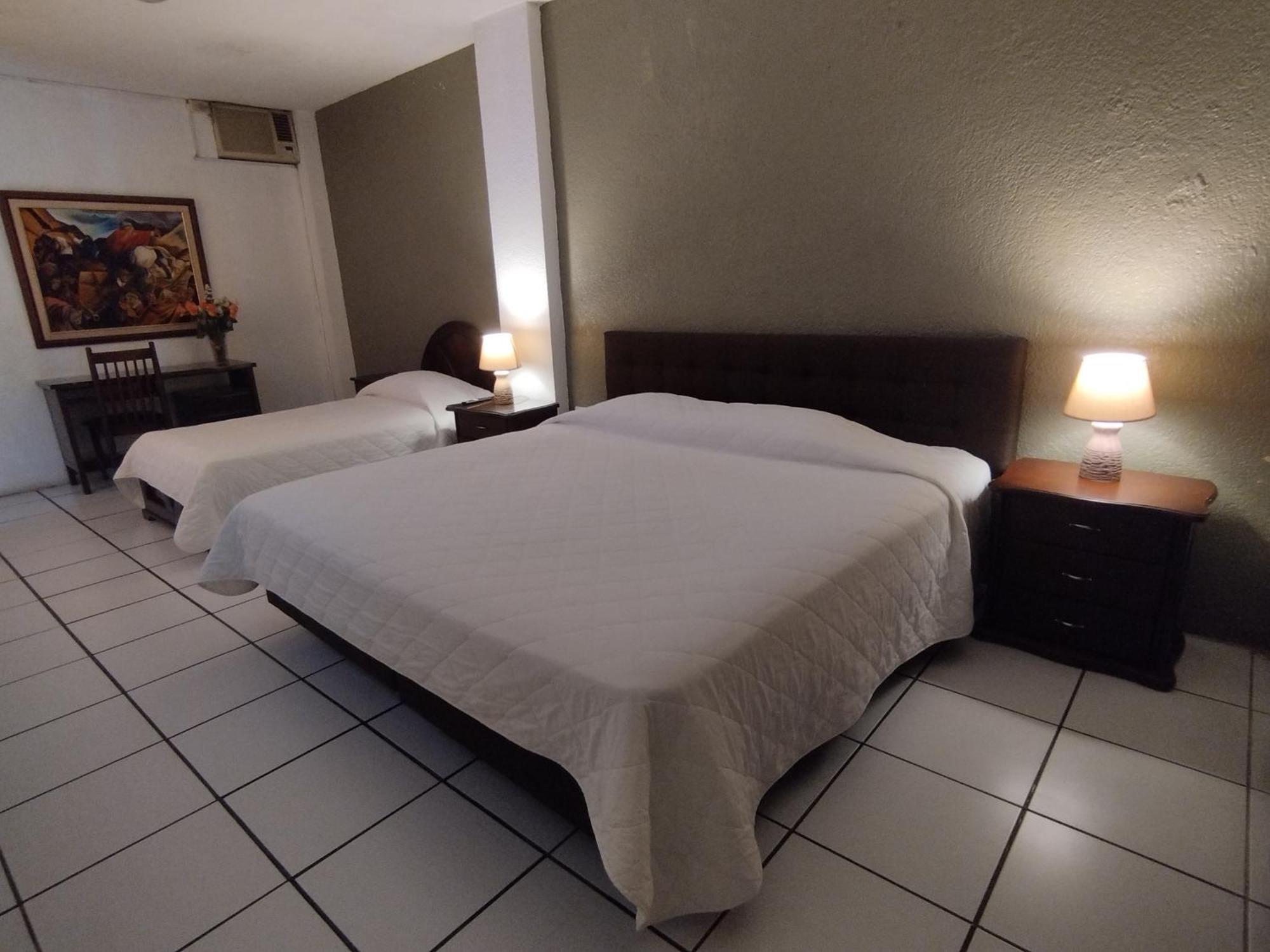 Hotel Puerta Del Sol Santo Domingo de los Colorados Buitenkant foto
